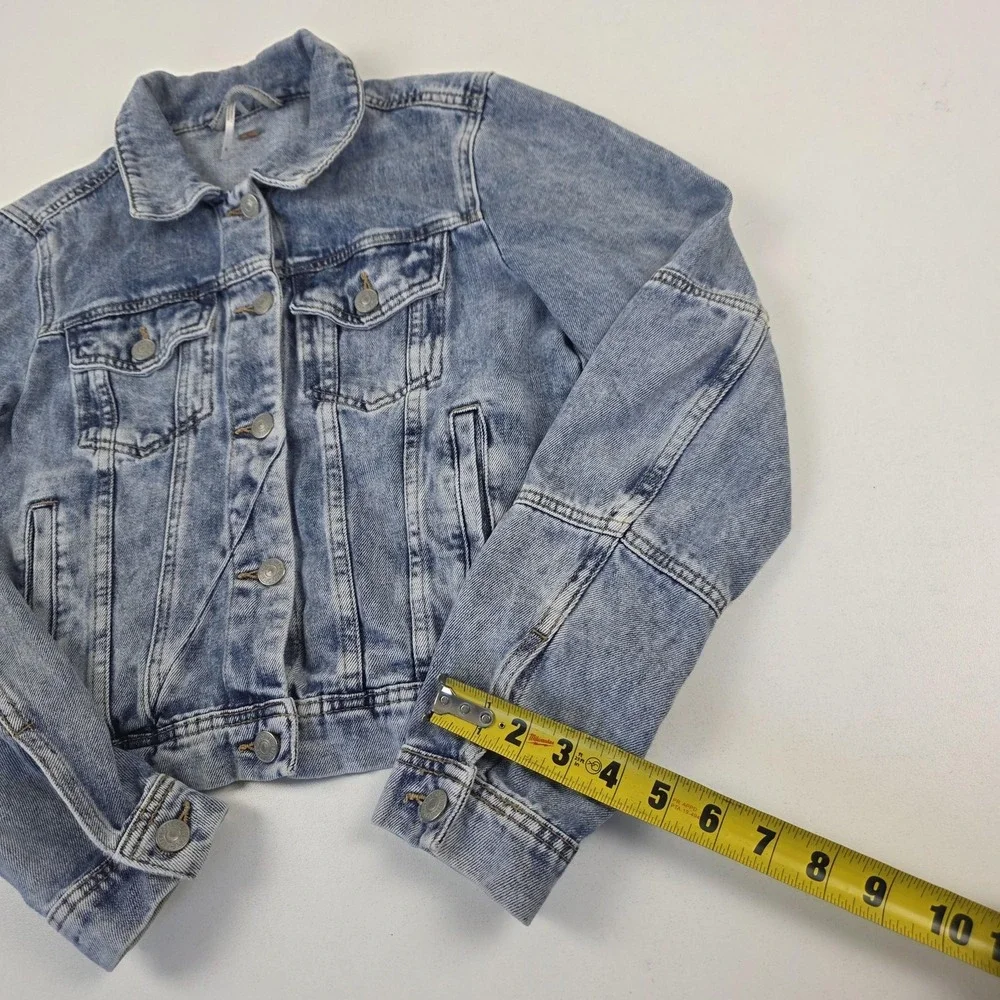 Free People Jacket Womens Small Blue Denim Cropped Trucker Button Front - Picture 3 of 13